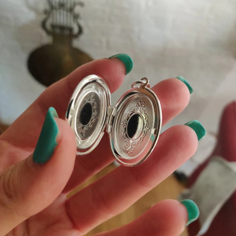 Capture Memories with Timeless Elegance: Silver Locket for Women