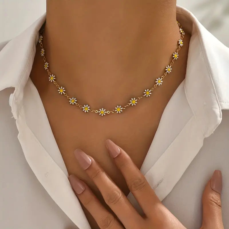 Delicate Daisy Necklace: A Symbol of Beauty, Simplicity, and Timeless Elegance